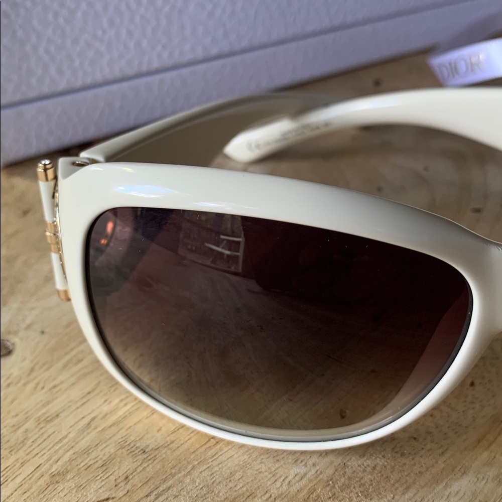 DIOR Cream Sunglasses with Gold Accent - Picture 10 of 13